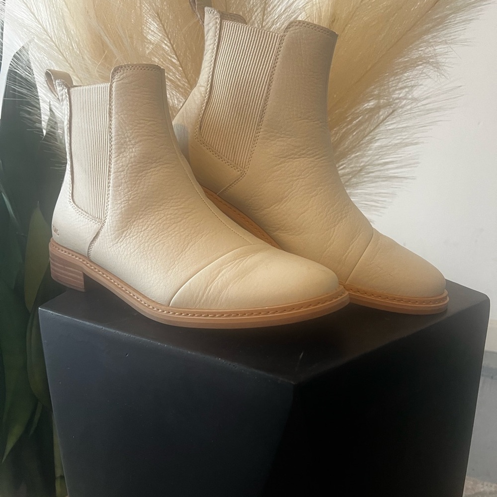 TOMS Charlie Boot in Light Sand Leather, Size 11 - Picture 3 of 8